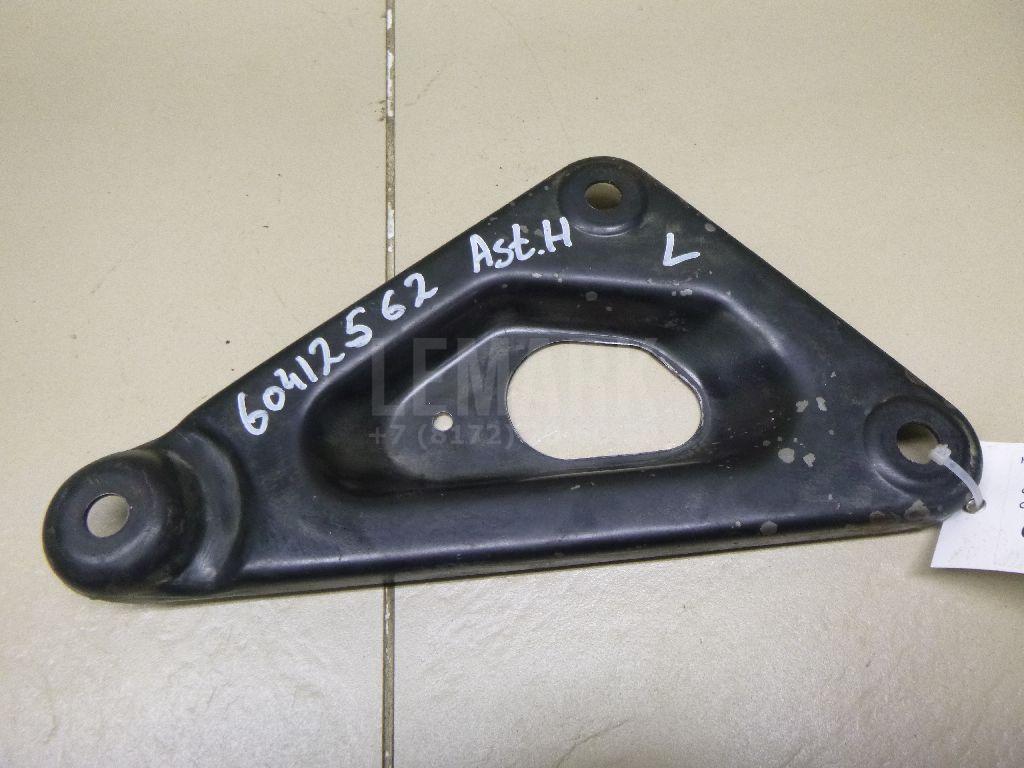 Кронштейн передней балки 302038 GM