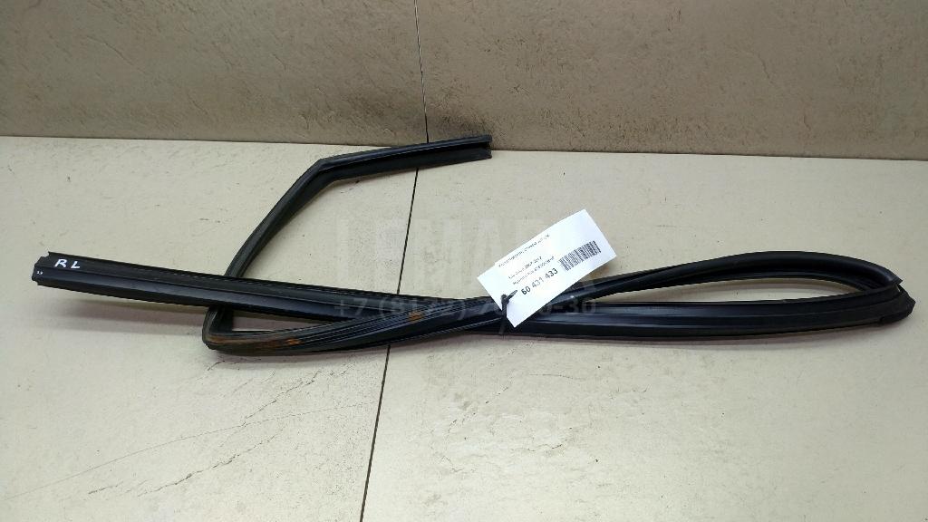 Уплотнитель стекла двери 835301H500 Hyundai-Kia