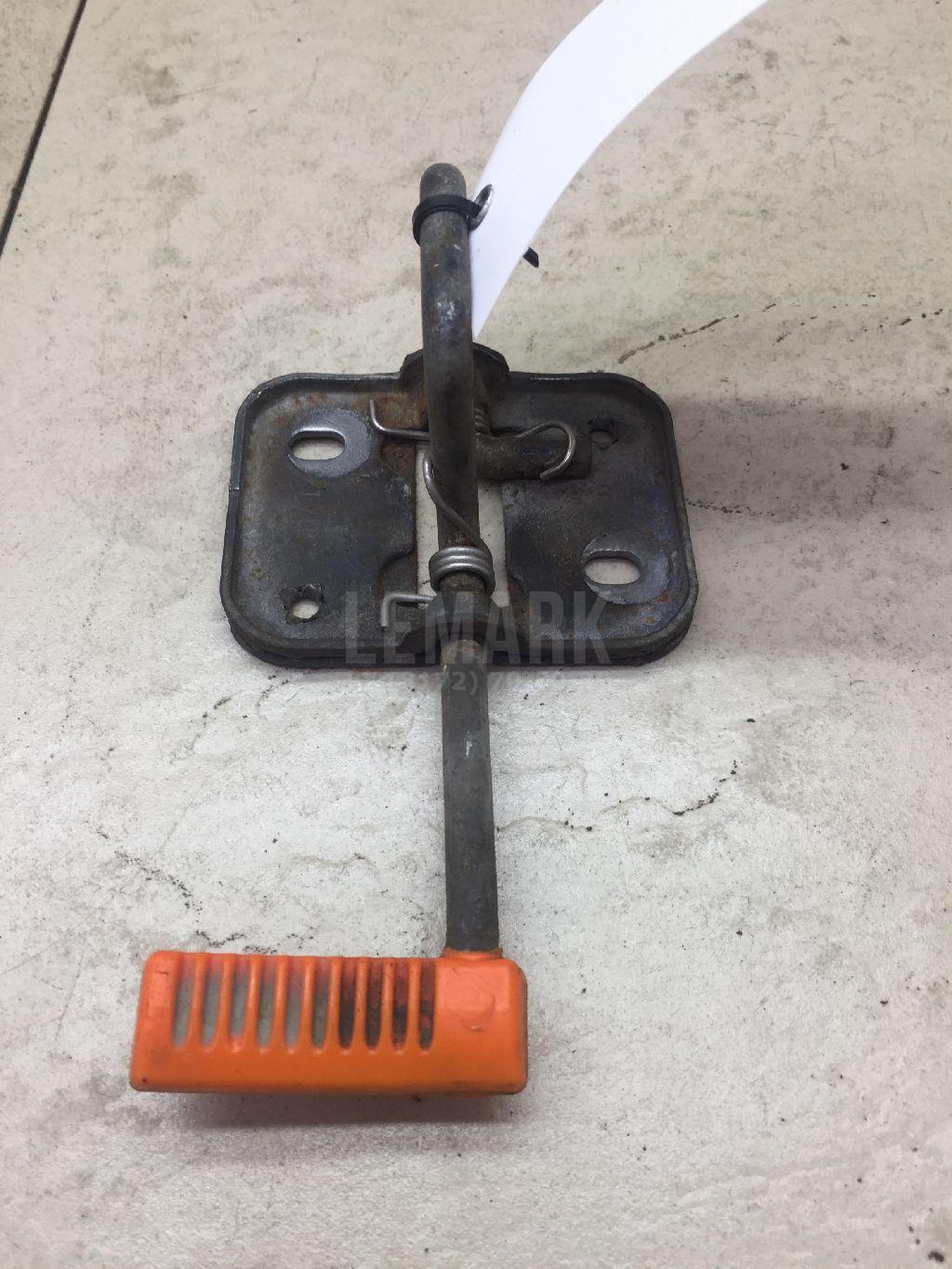 Крючок капота 6R0823186C VAG