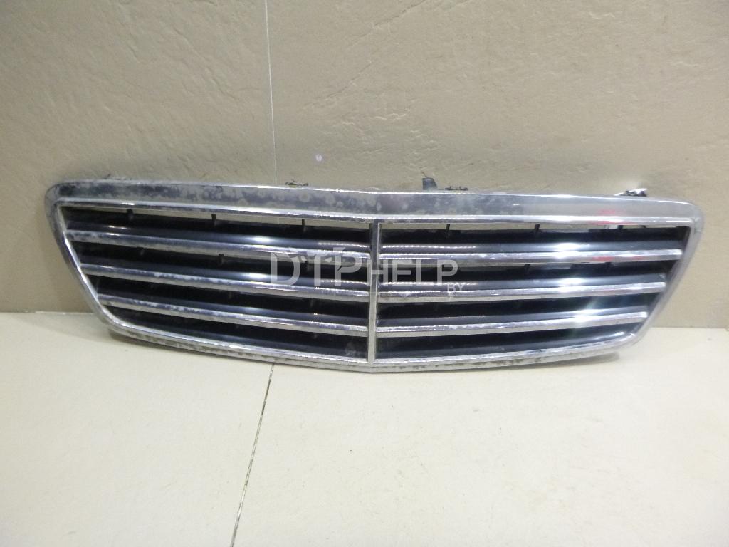 Фото Решетка радиатора для Mercedes W203  2001