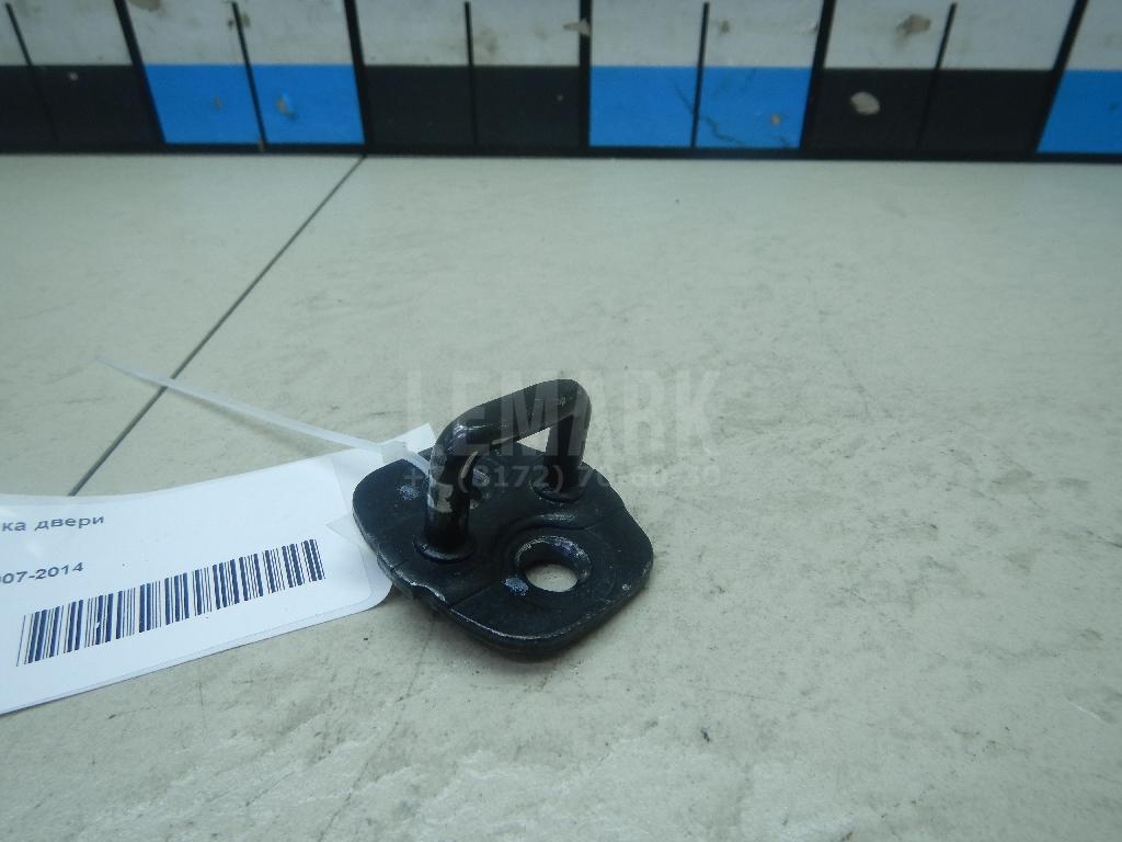 Ответная часть замка двери 80570AA20A Nissan