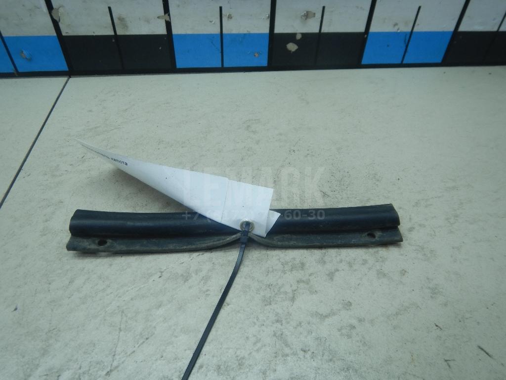 Уплотнитель капота 3T0823707 VAG