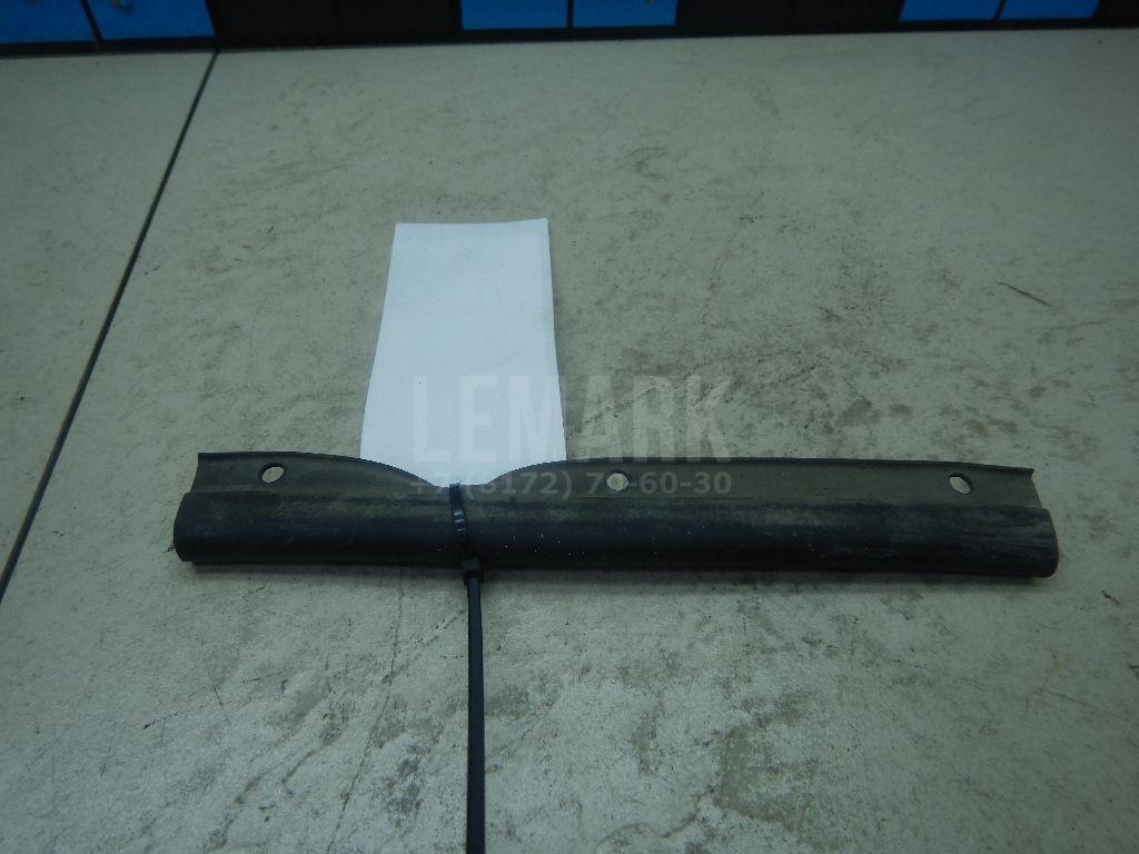Уплотнитель капота 3T0823707 VAG