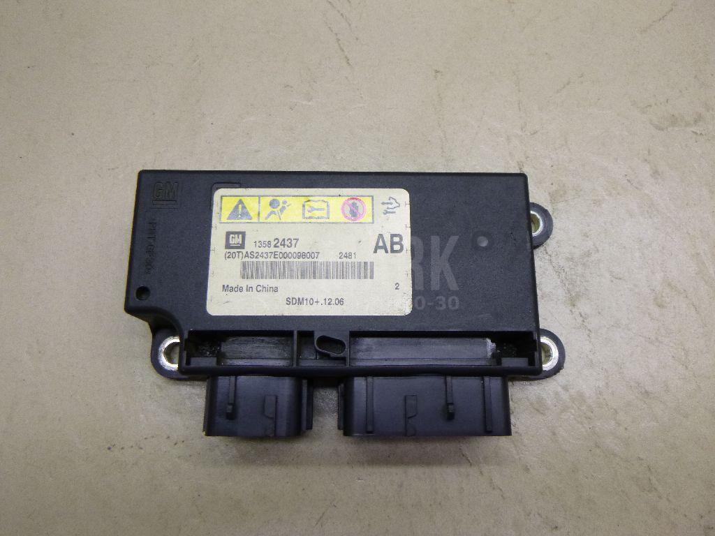 Блок управления AIR BAG 13582437 GM