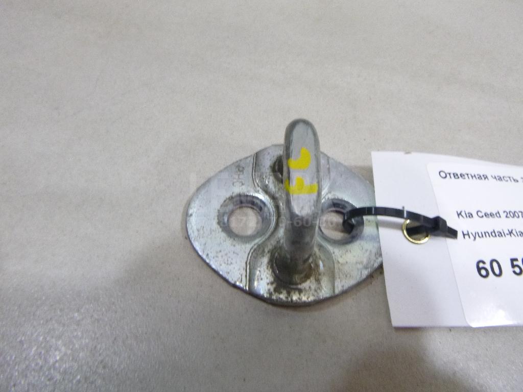 Ответная часть замка двери 813501H000 Hyundai-Kia