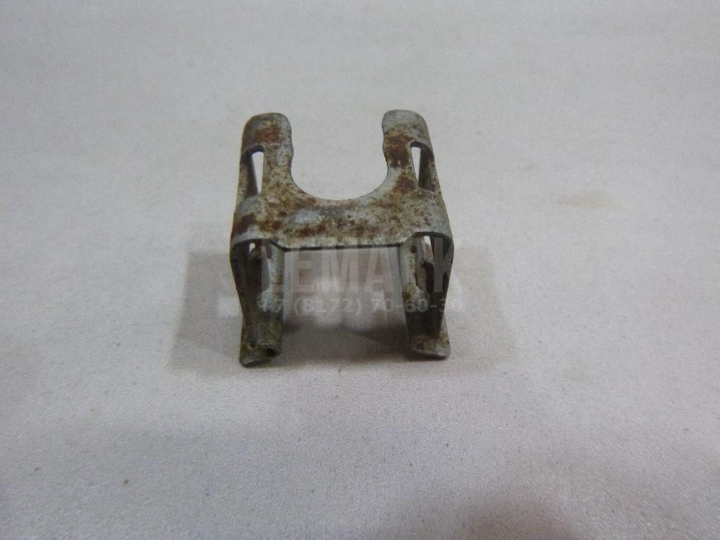 Крепеж форсунки 1429835 Ford