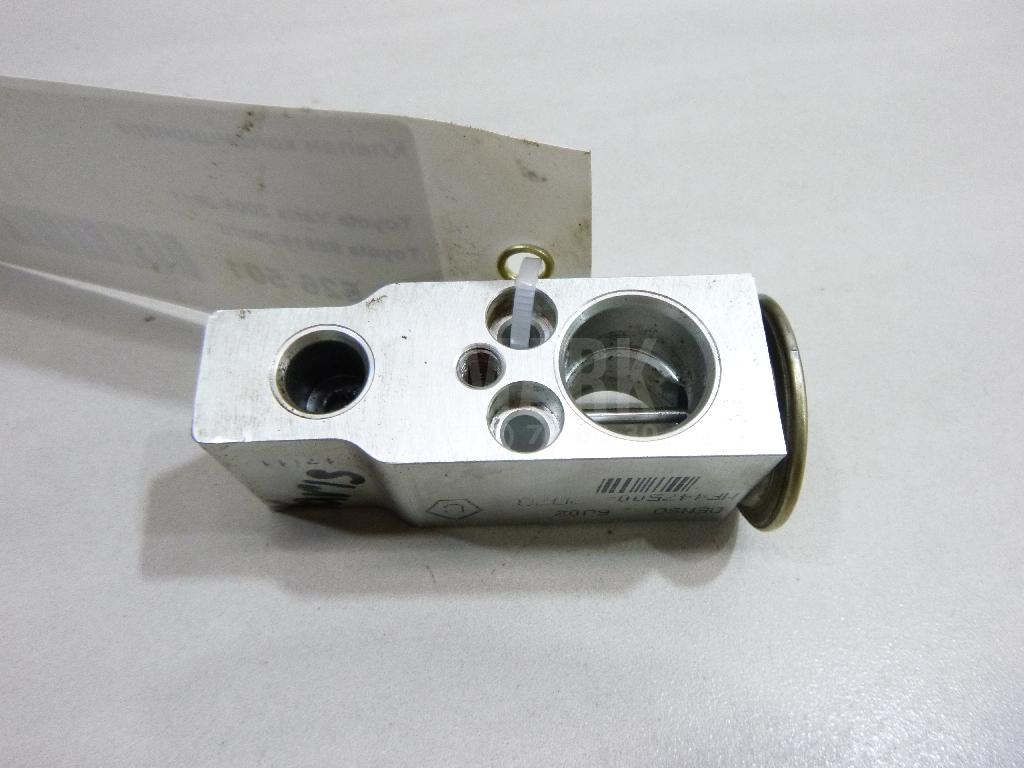 Клапан кондиционера 8851526070 Toyota