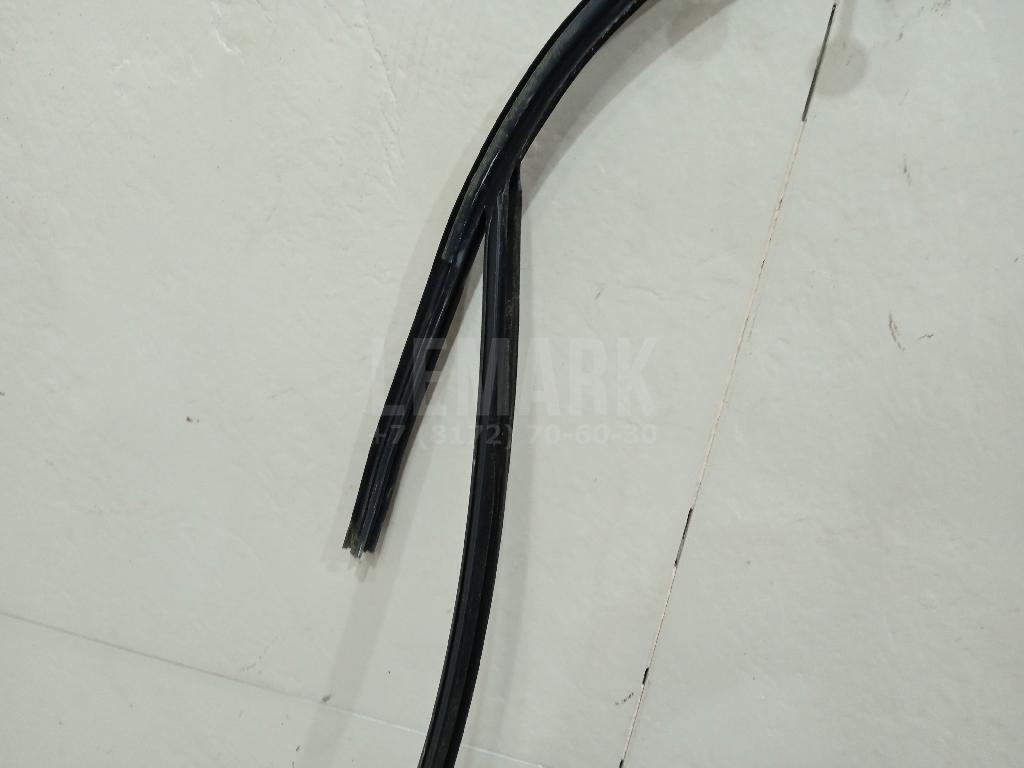 Уплотнитель стекла двери для  BMW 6-serie E63 2004-2009