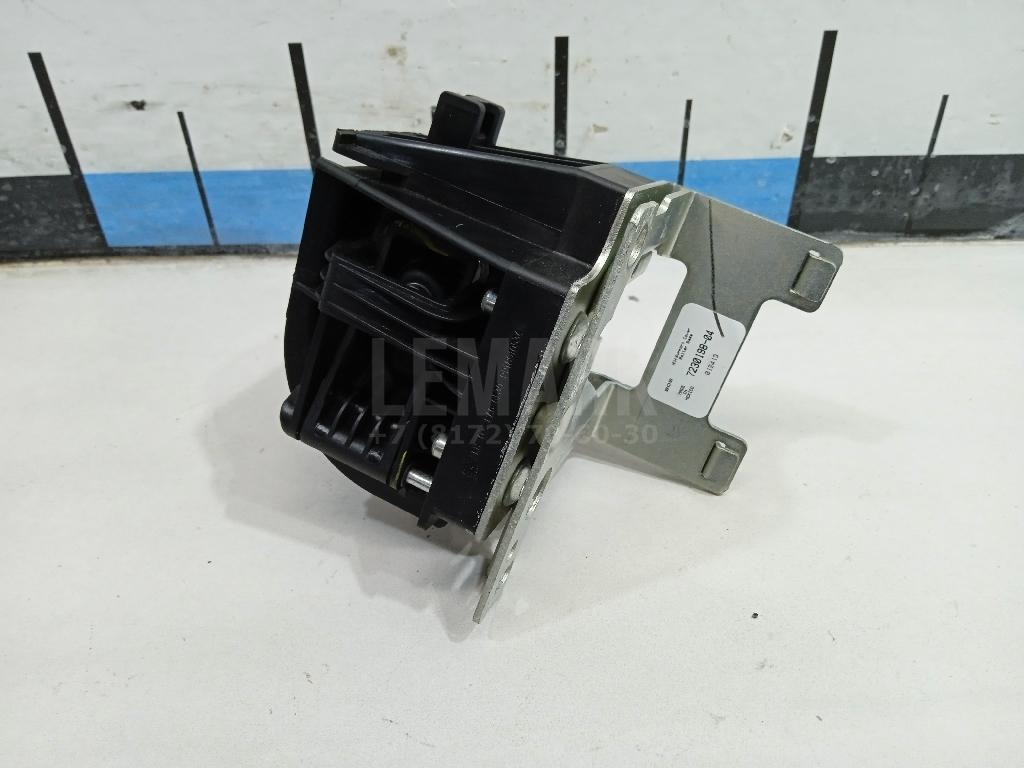 Держатель задней полки для  Brilliance M2 2006-2012