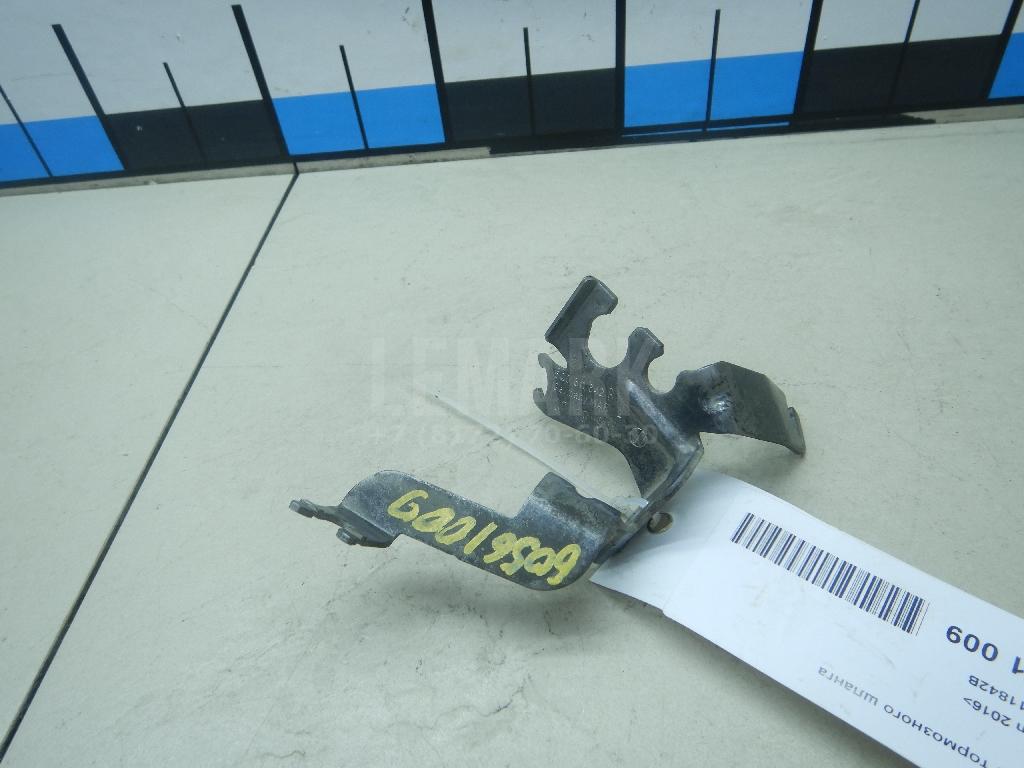 Крепление тормозного шланга 5Q0611842B VAG