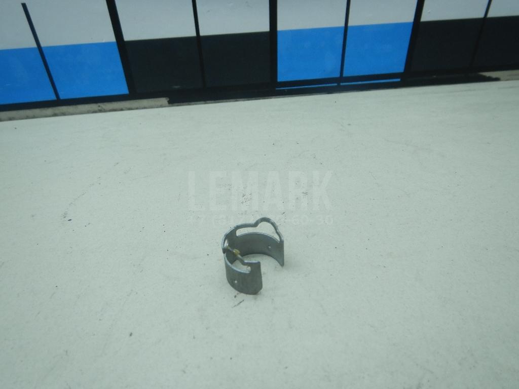 Крепеж форсунки 04E133036A VAG