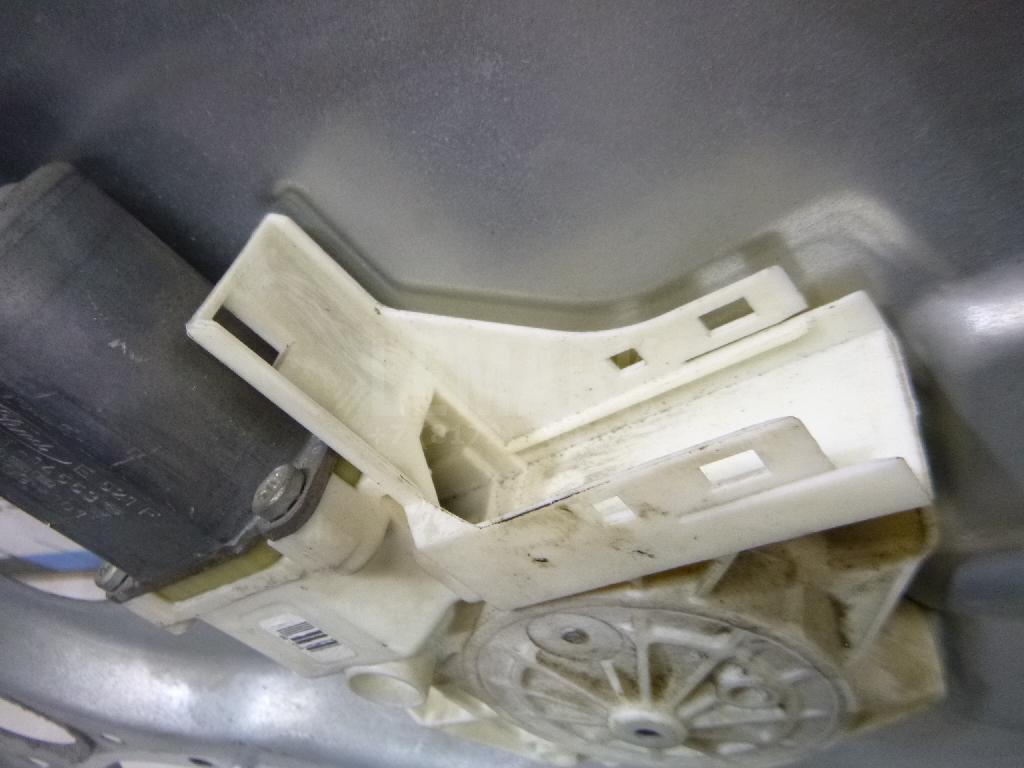 Стеклоподъемник электр. передний правый для  Ford Focus I 1998-2005