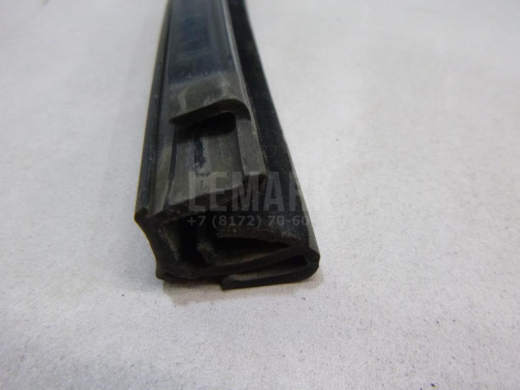 Уплотнитель стекла двери для  Ford C-MAX 2003-2010