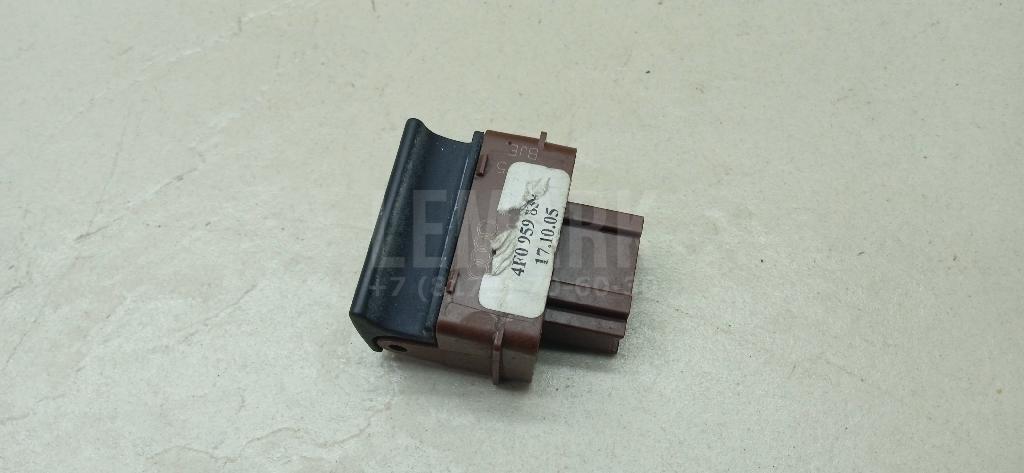 Кнопка открывания багажника для  BMW 1-serie E82/E88 2007-2013