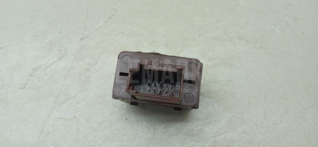 Кнопка открывания багажника для  BMW 1-serie E82/E88 2007-2013