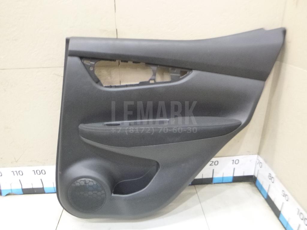 Обшивка двери задней правой 829004EA0A Nissan