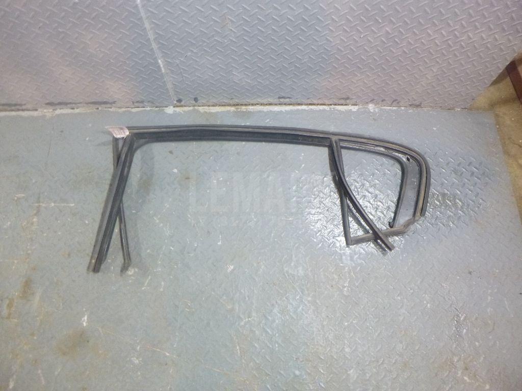 Уплотнитель стекла двери 3C5839431G5AP VAG