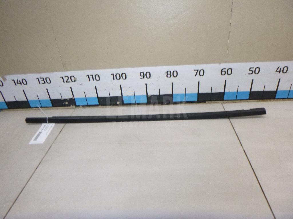 Накладка стекла заднего правого 7L6839478C9B9 VAG