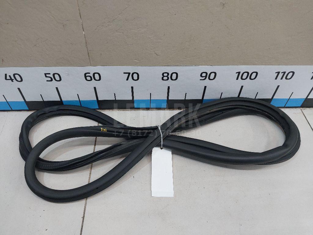 Уплотнитель двери 5K6867913C9B9 VAG