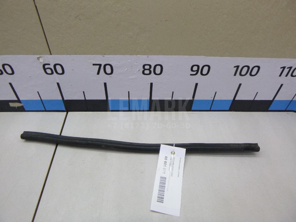 Уплотнитель капота 1T0823708B VAG