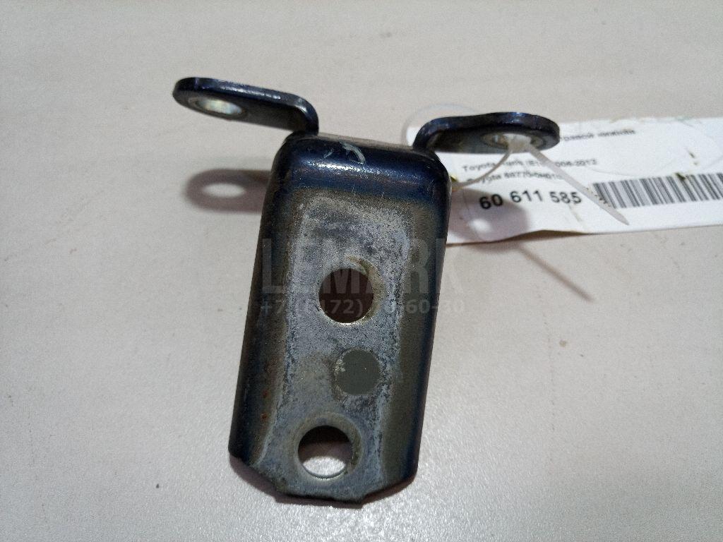 Петля двери задней правой нижняя 687700H010 Toyota