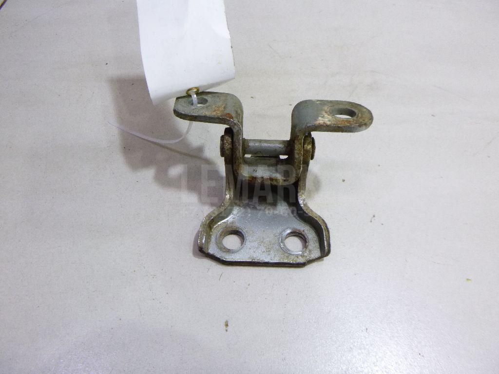Петля двери передней правой нижняя 6873033020 Toyota