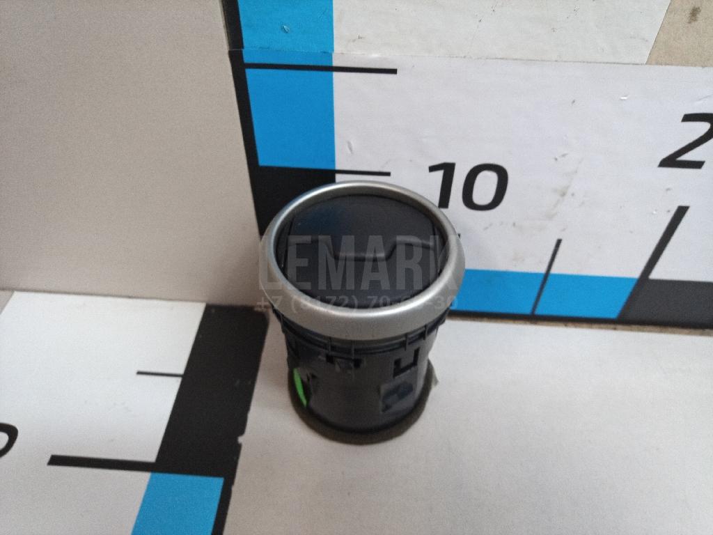 Дефлектор воздушный 68760JD10A Nissan