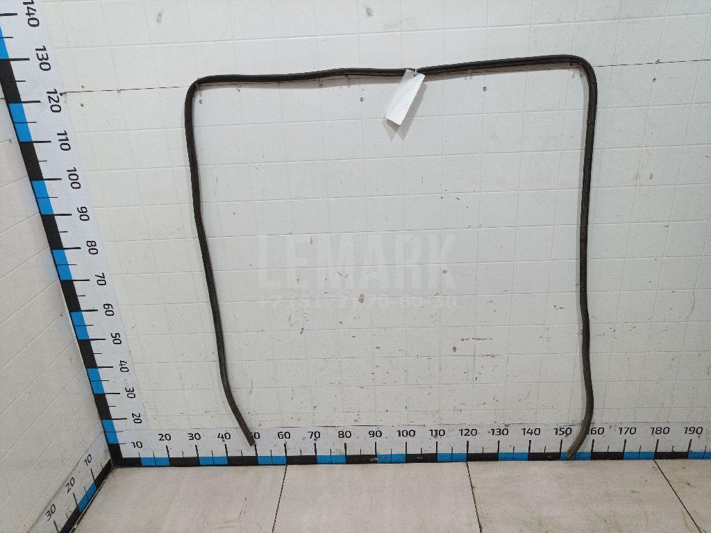 Уплотнитель двери 1495870 Ford