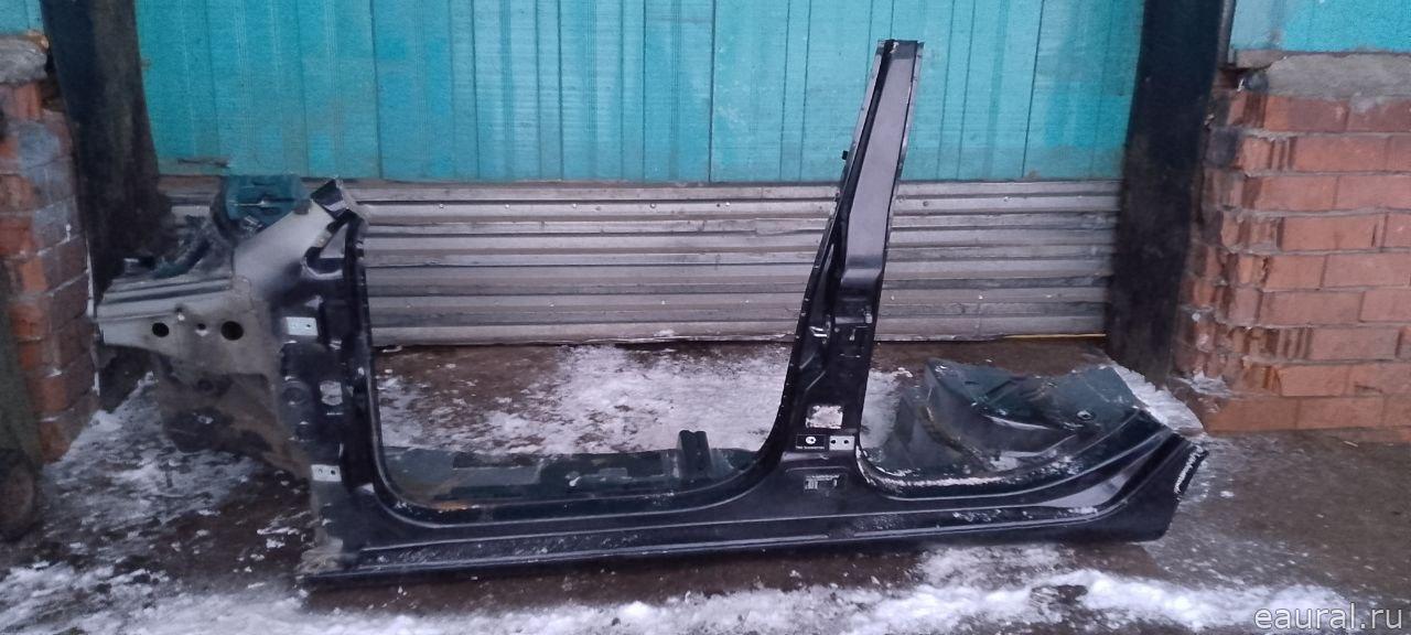 Порог со стойкой левый