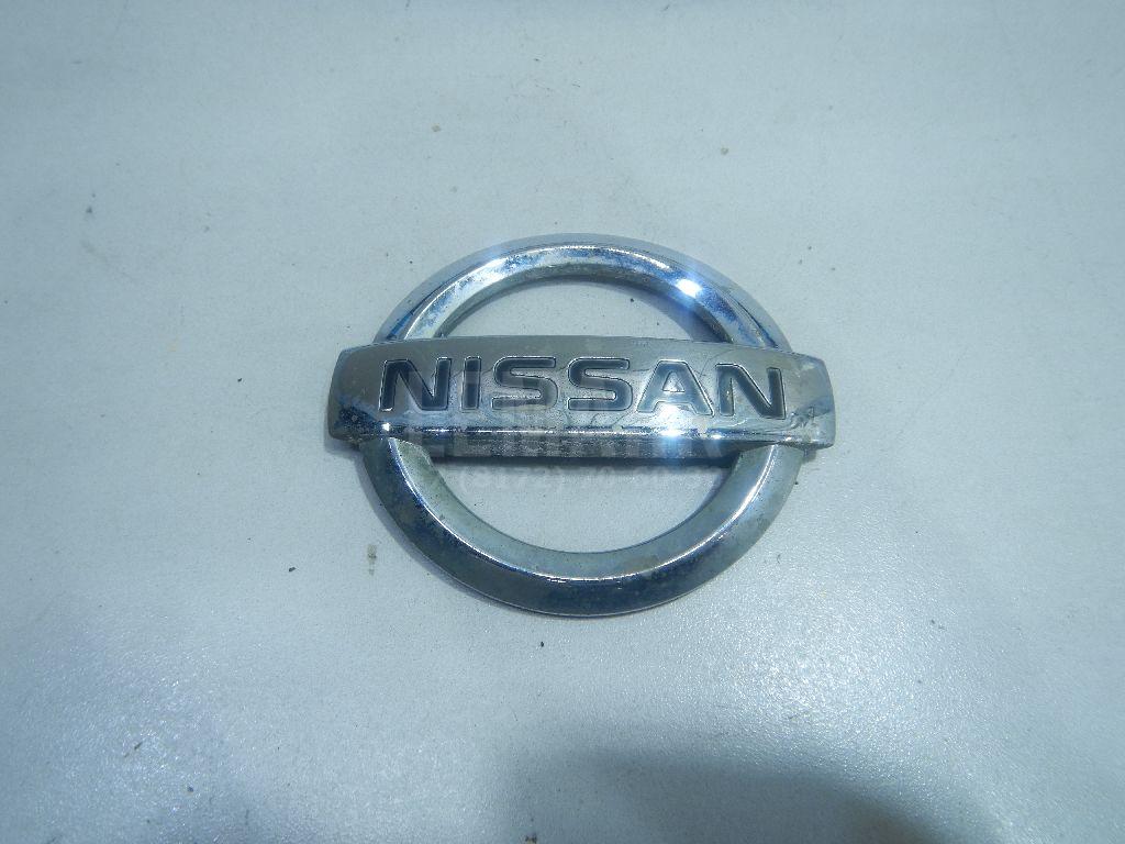 Эмблема на крышку багажника 90890JD00A Nissan