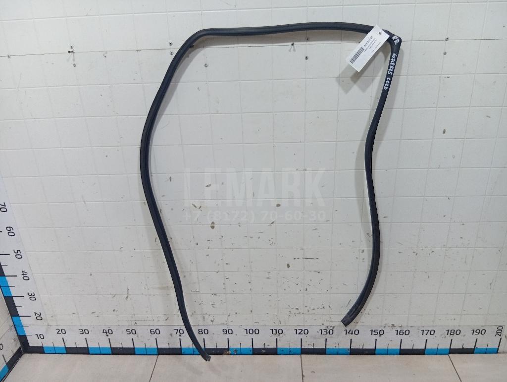 Уплотнитель двери 831201H000EQ Hyundai-Kia