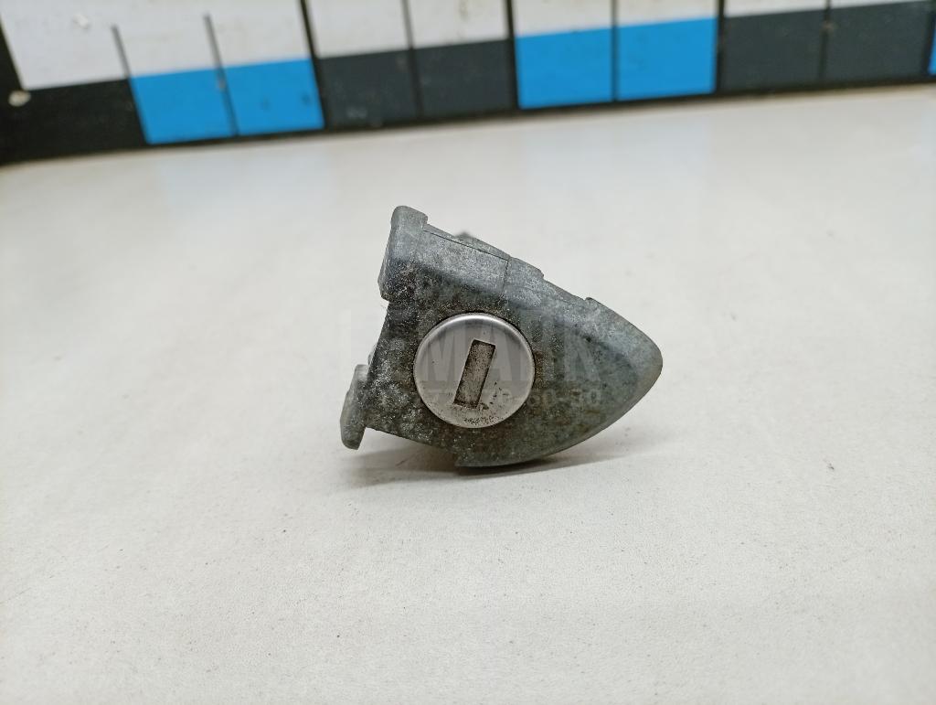 Вставка замка двери лев. 107837167MG VAG
