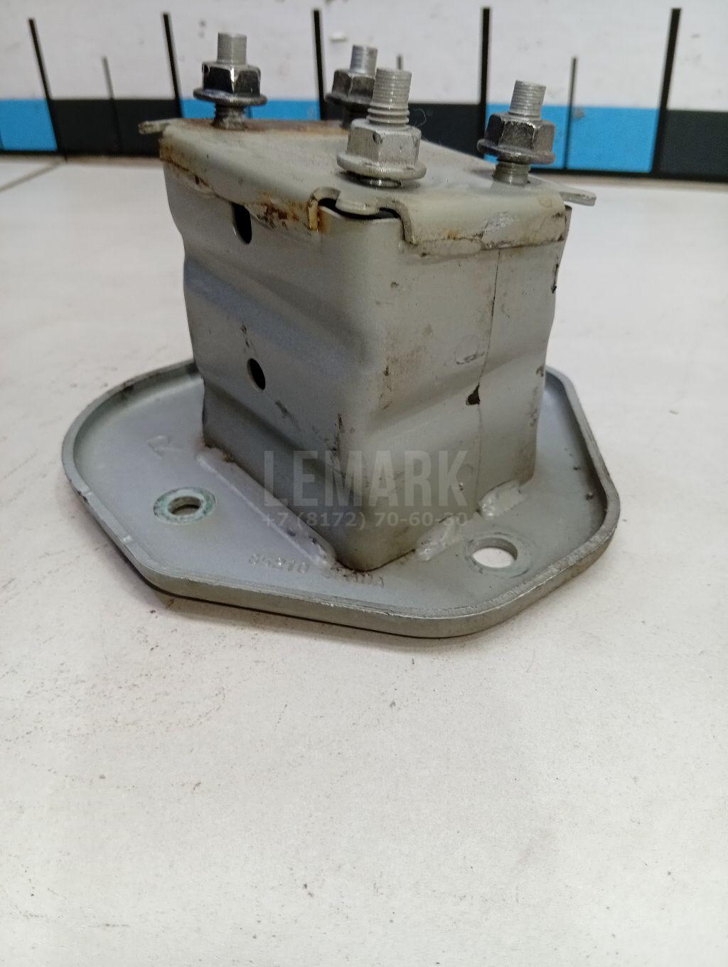 Кронштейн усилителя заднего бампера правый 852104EA0A Nissan
