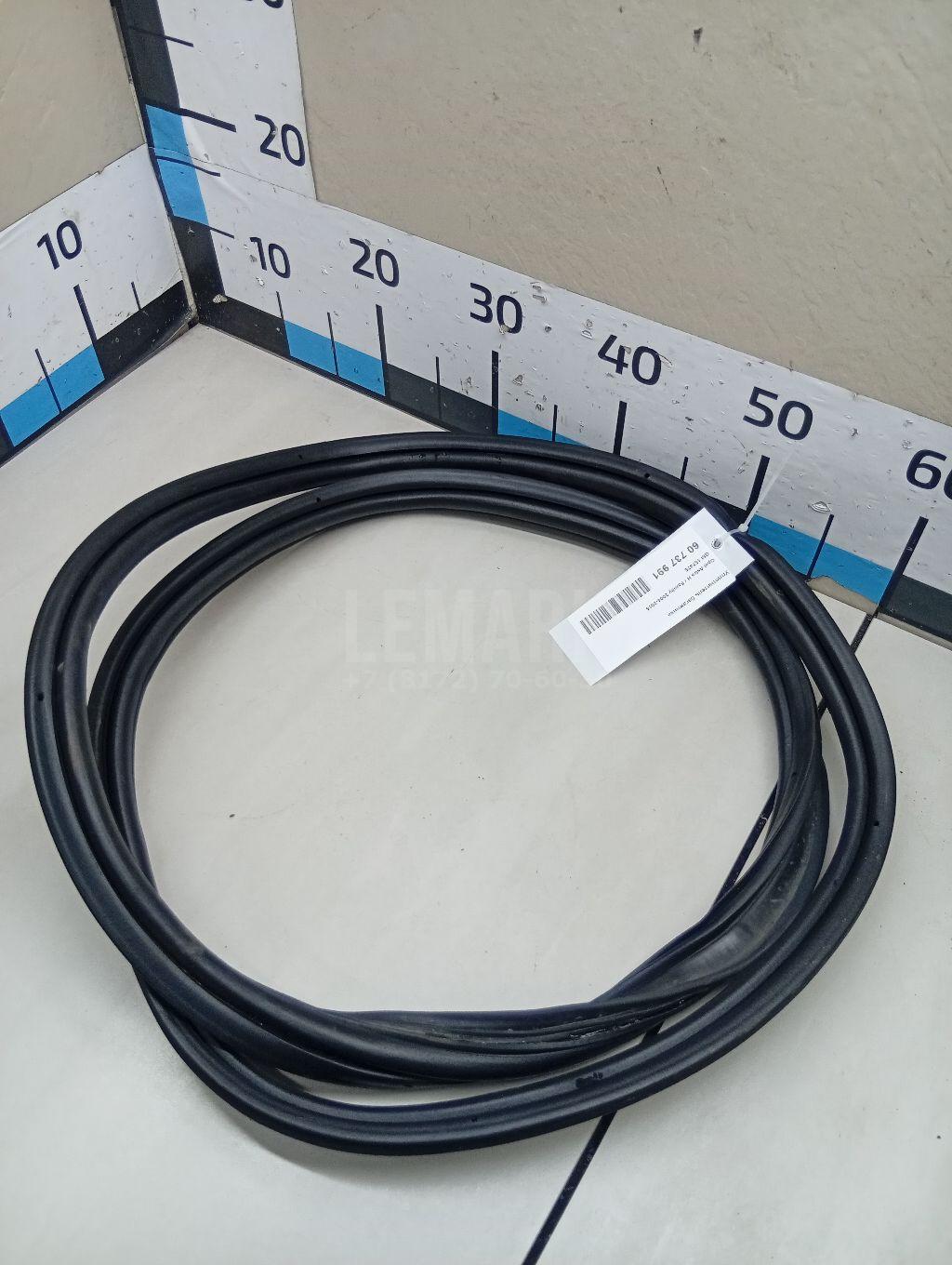 Уплотнитель багажника 157475 GM