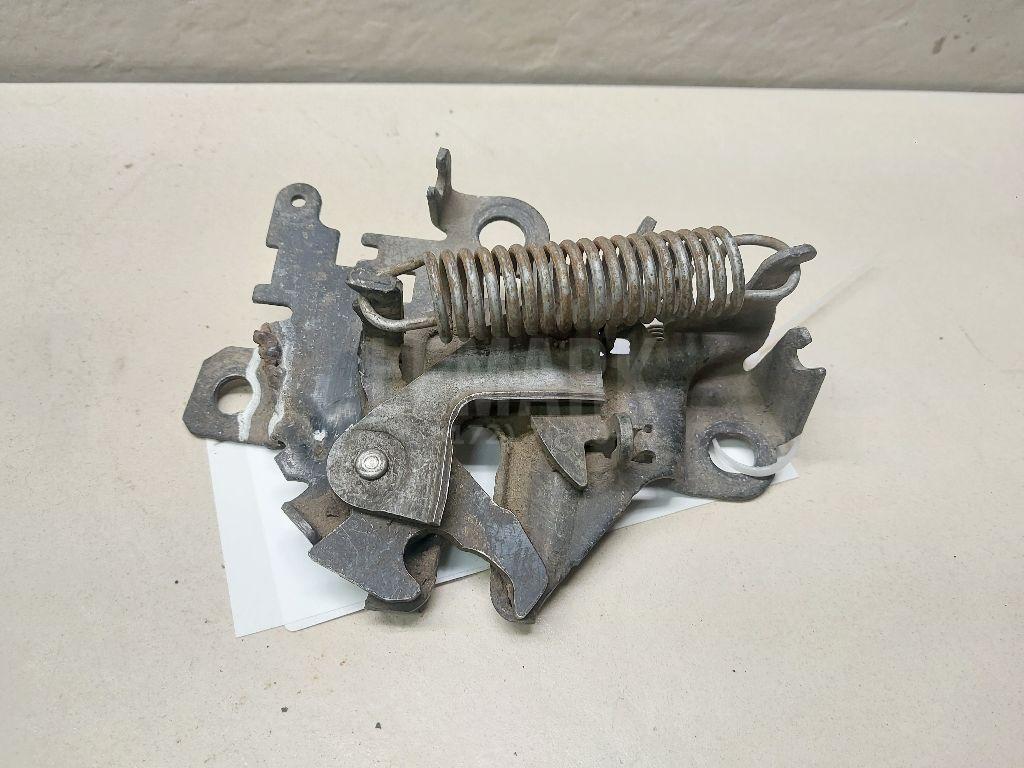 Замок капота 5351042090 Toyota