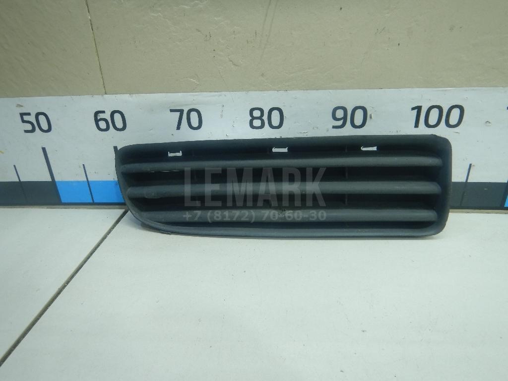 Решетка в бампер правая 1U0807368B VAG