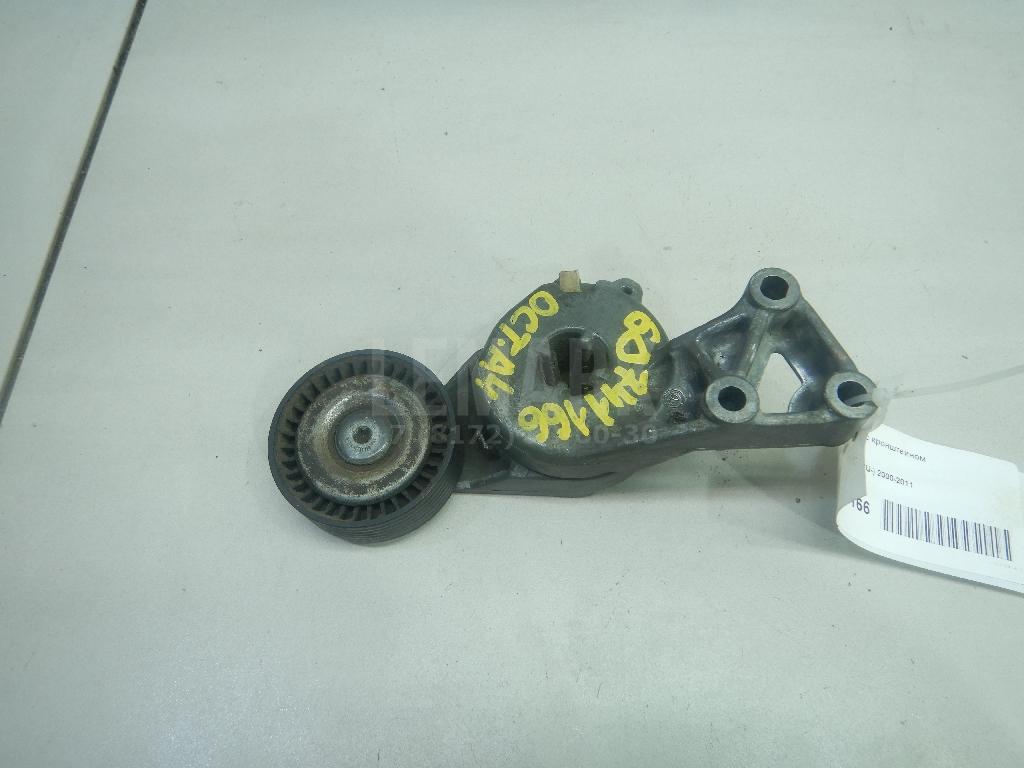 Ролик руч.ремня с кронштейном 06A903315E VAG