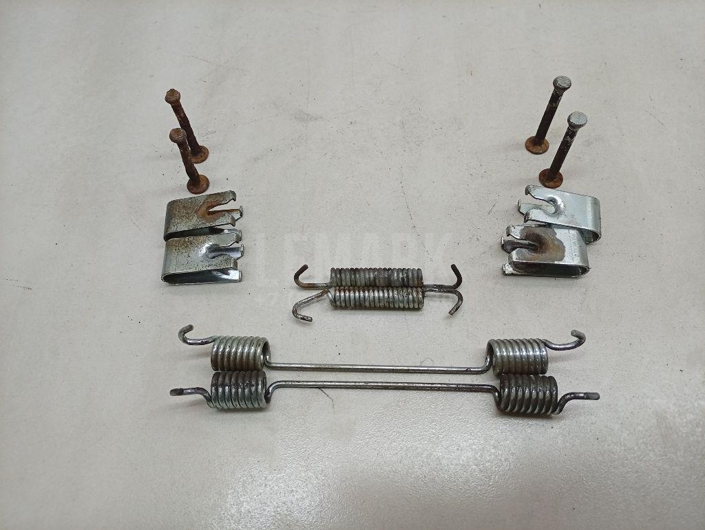 Установочный к-кт задних колодок 5039023 Ford