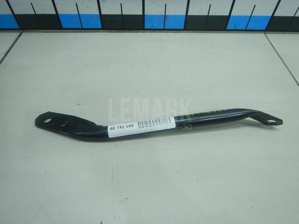 Кронштейн задней балки 55495JE20A Nissan