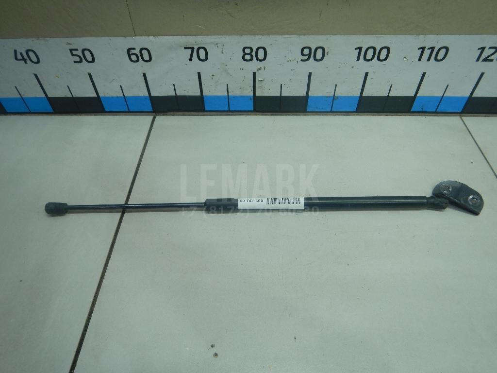 Амортизатор двери багажника 13258179 GM