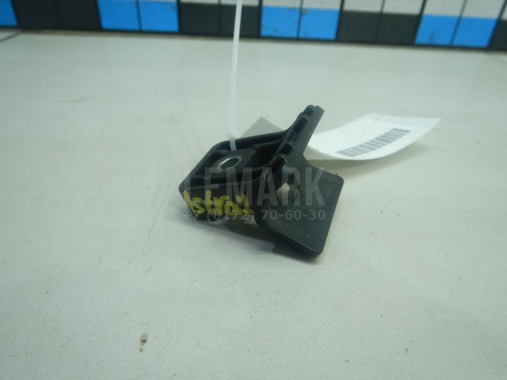 Кронштейн радиатора 13250318 GM