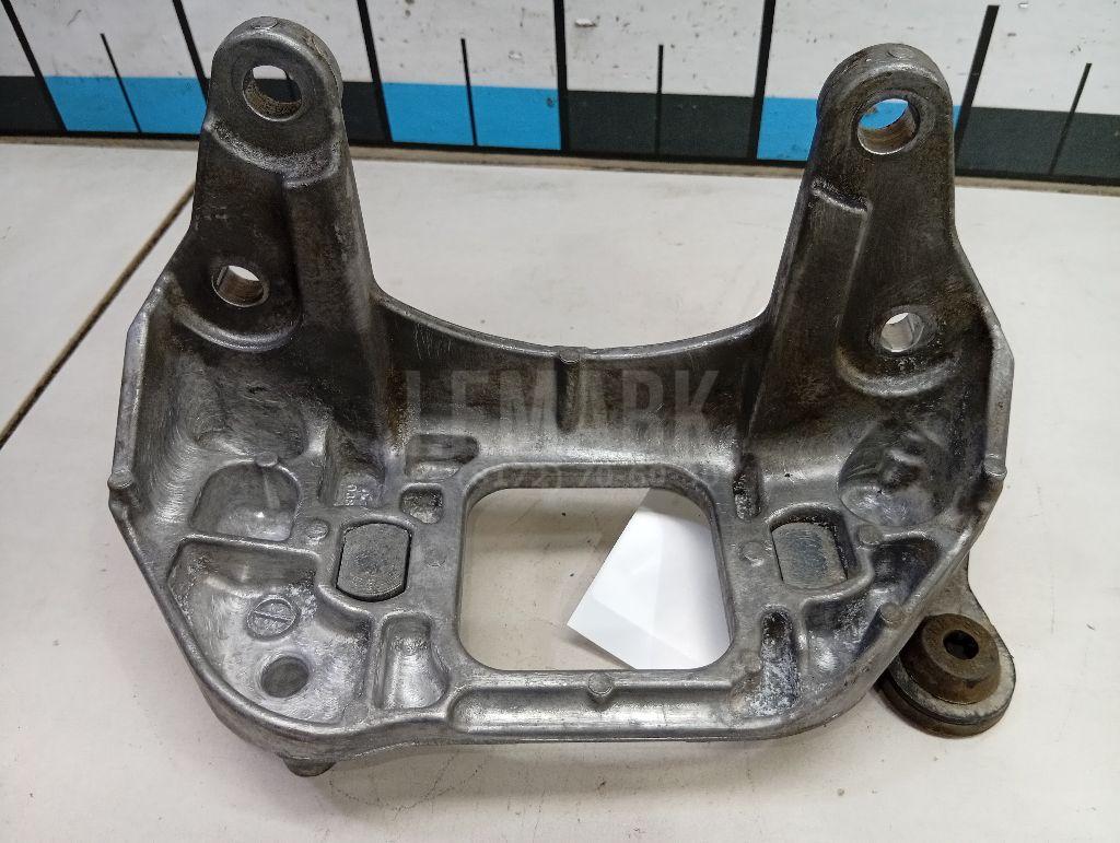 Кронштейн опоры двигателя 112544BB1A Nissan