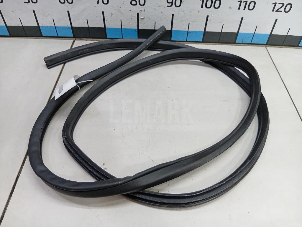 Уплотнитель двери 76924HL00A Nissan