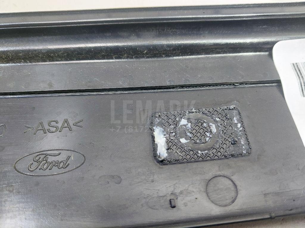 Накладка двери задней правой 1360966 Ford