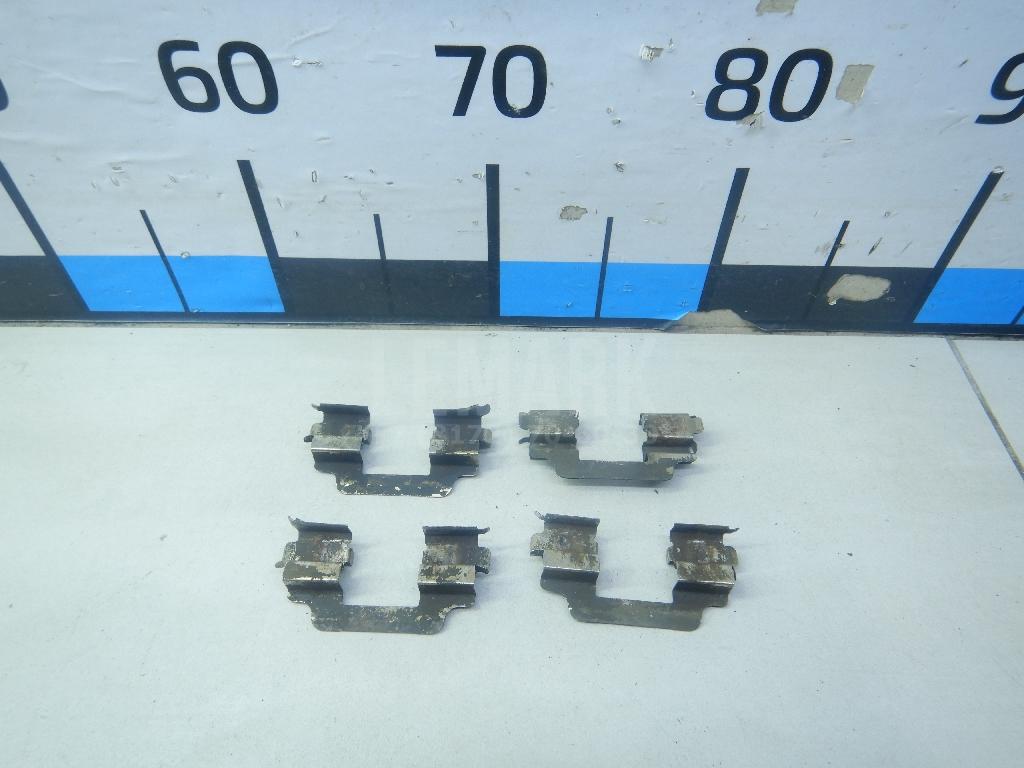 Установочный к-кт передних колодок 440832032R Renault