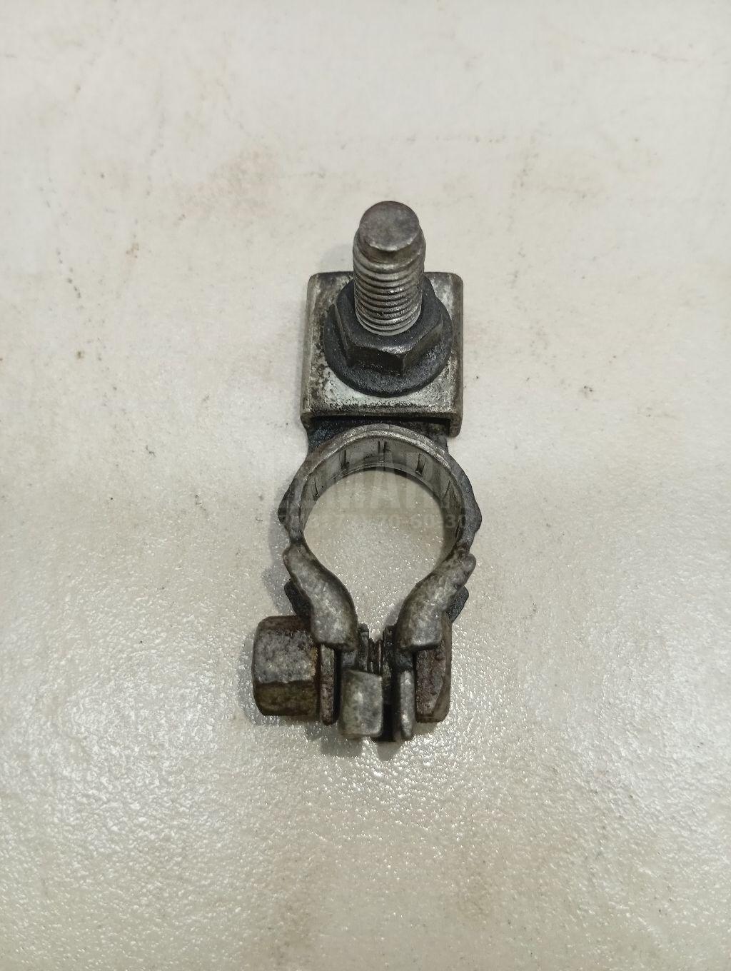 Клемма аккумулятора плюс 8267560020 Toyota
