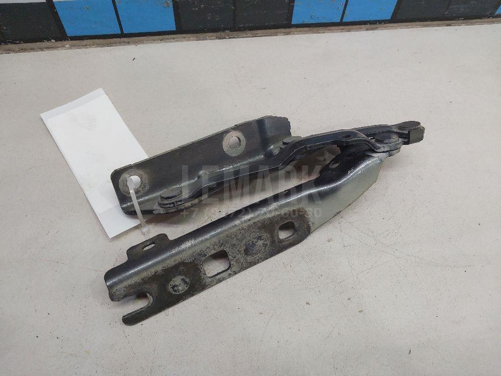 Петля капота правая 5K0823302B VAG