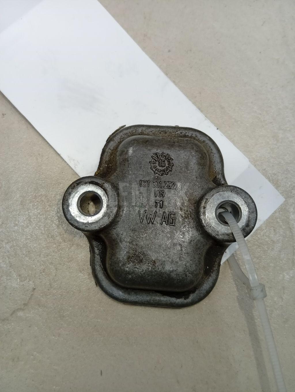 Крышка КПП 02T301252A VAG