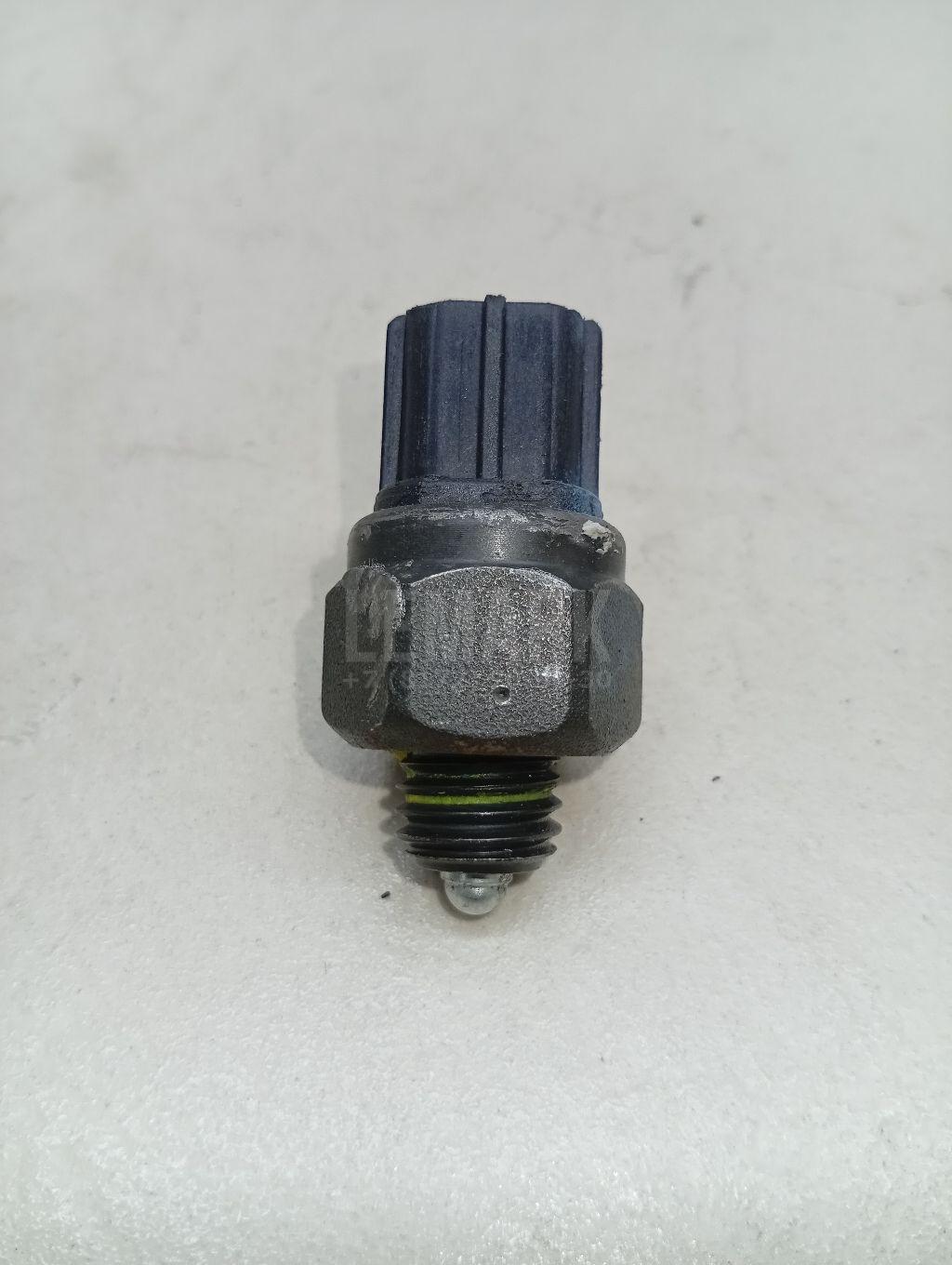 Датчик включения заднего хода 9386049600 Hyundai-Kia