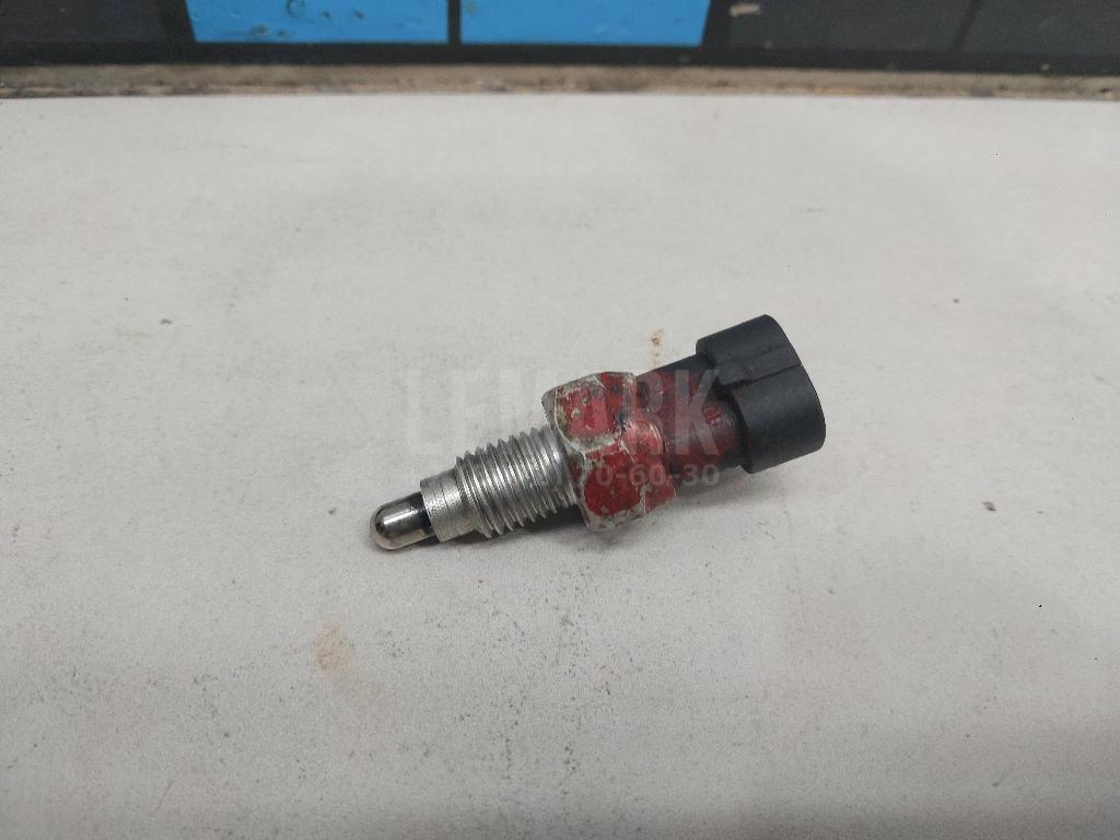 Датчик включения заднего хода 96192077 GM